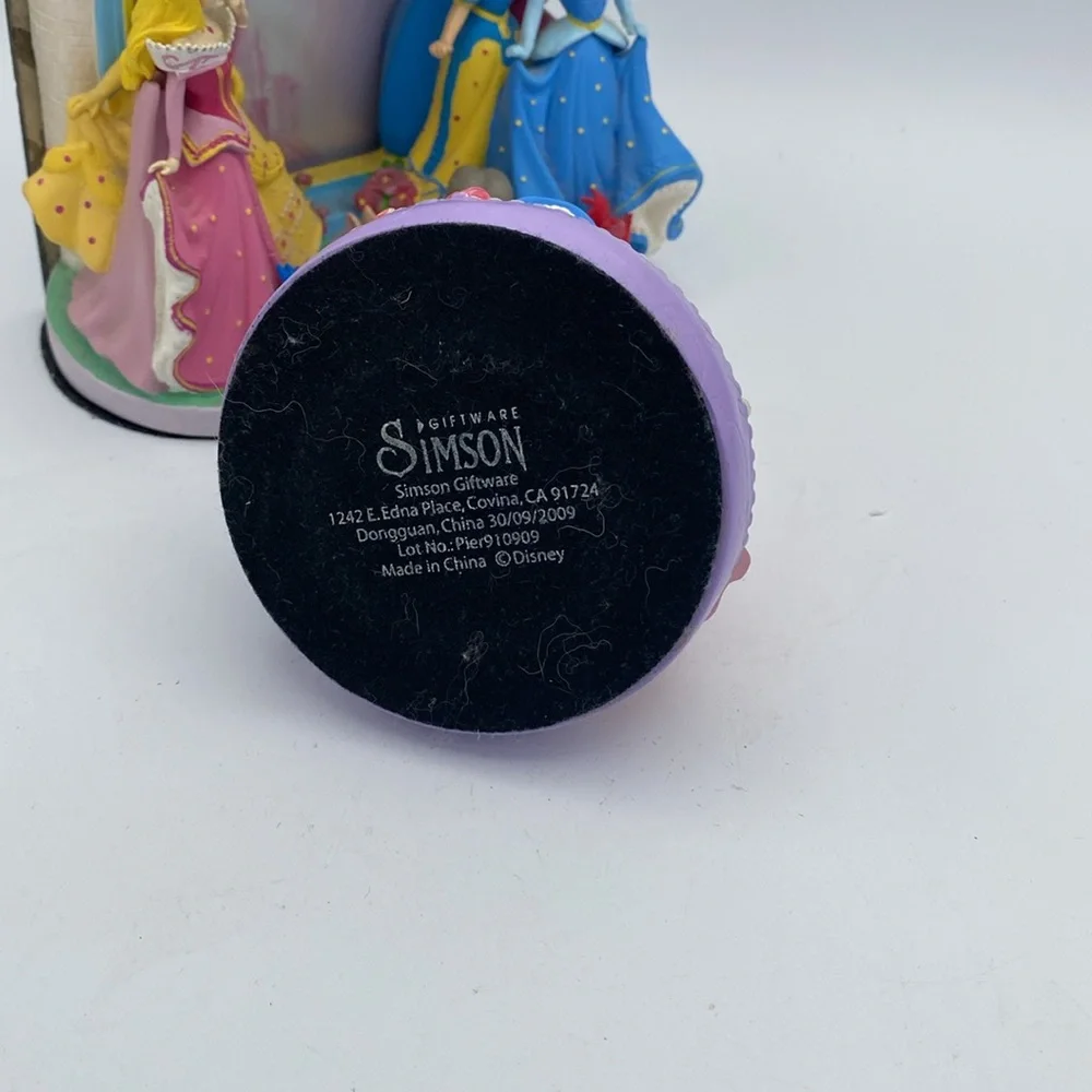 Disney Princess Castle 4x6” picture frame w/ matching figurine READ